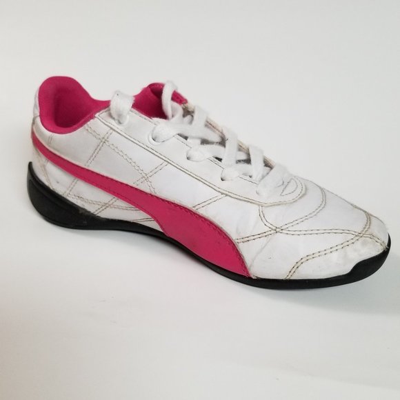 Puma Girls Sneakers Good Condition SZ 2.5 Youth - Picture 2 of 4